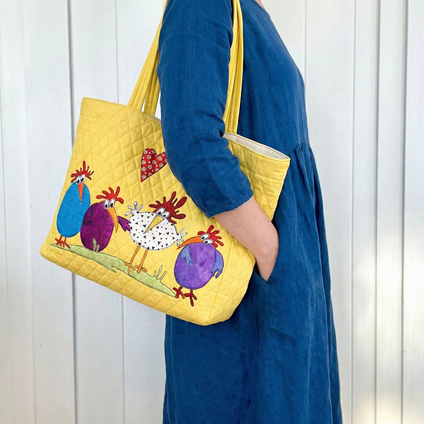 Happy Hen Harmony Quilted Classic Tote Bag SN0PT024