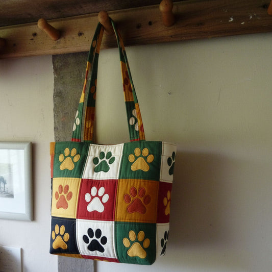 Soft Steps Mosaic Quilted Zipper Tote Bag SN0PT008
