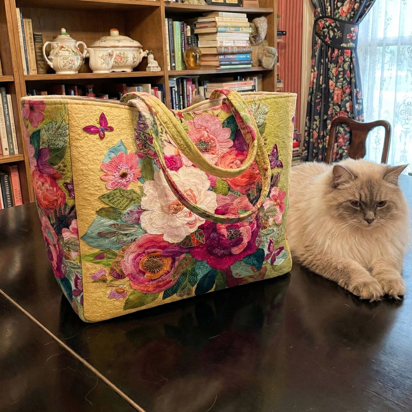 Spring Bouquet Quilted Classic Tote Bag SN0NT026