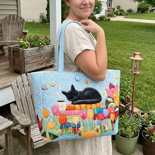 Storytime Cat Haven Quilted Classic Tote Bag SN0PT036