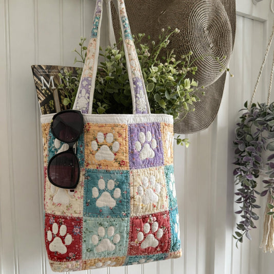 Whiskers and Warmth Quilted Zipper Tote Bag SN0PT009