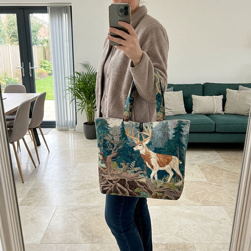 Woodland Stag Quilted Classic Tote Bag SN0DK032